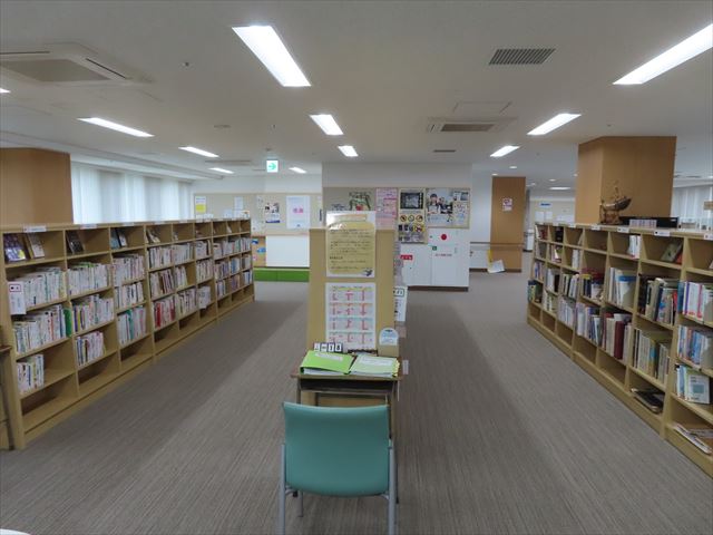 沼田公民館図書コーナーの写真