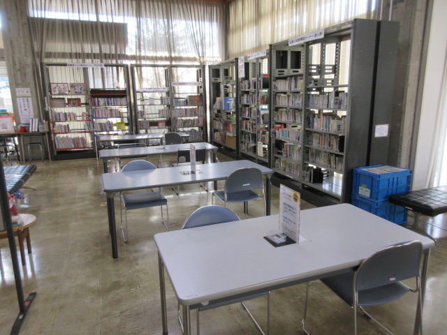 佐東公民館図書コーナーの写真