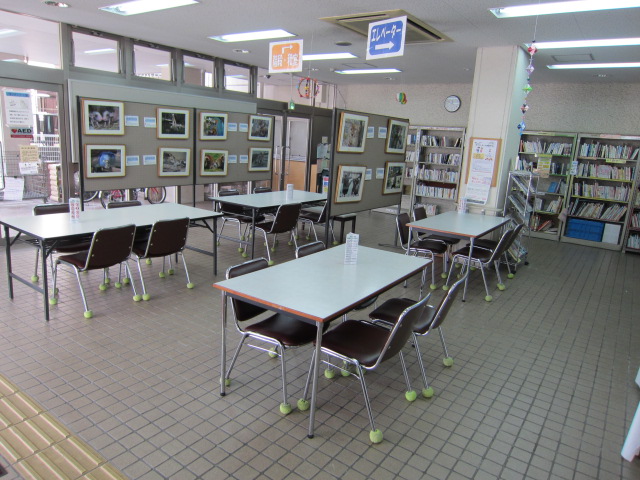 八幡公民館ロビーの写真